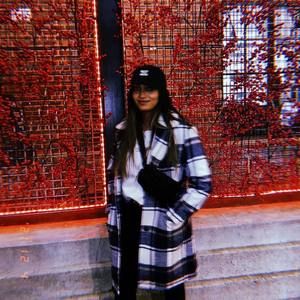 Meet your Posher, Urvi